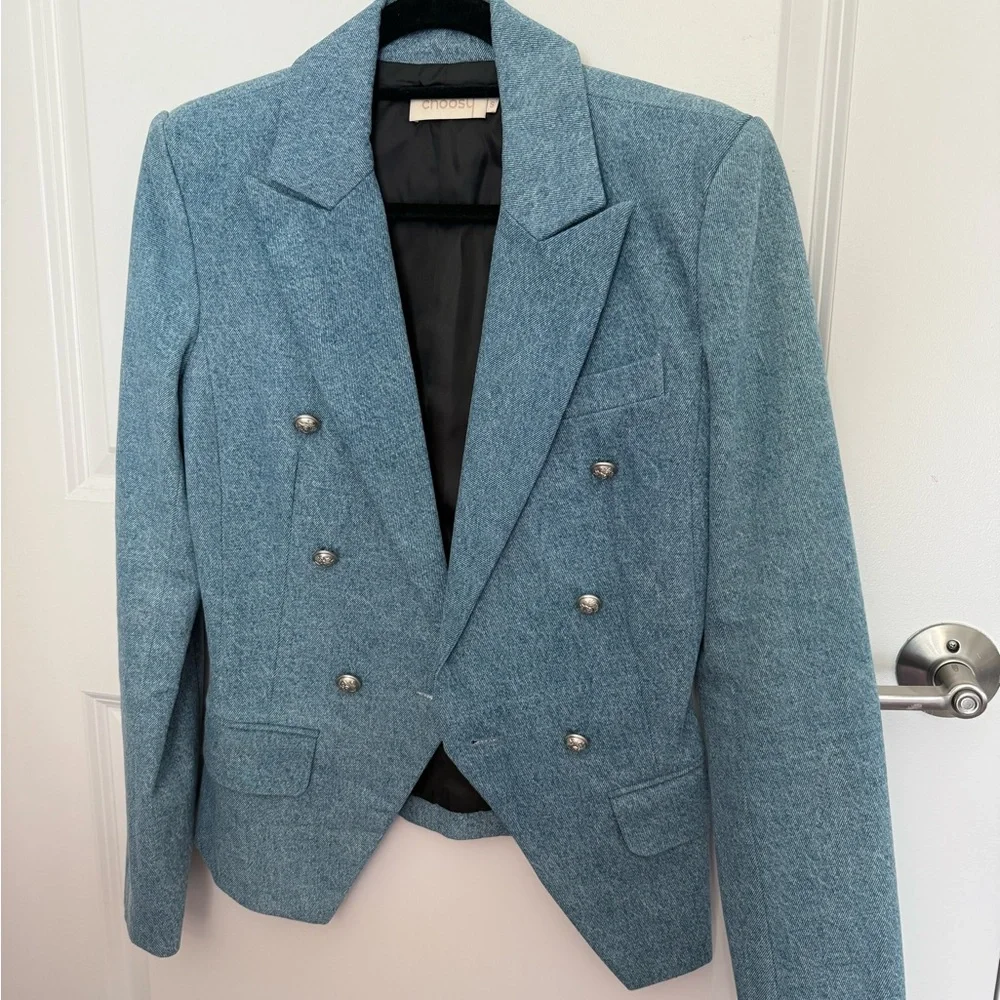 Like new! Stylish Pink and Blue Women's Blazers. Both fit like a size small. - Picture 4 of 8